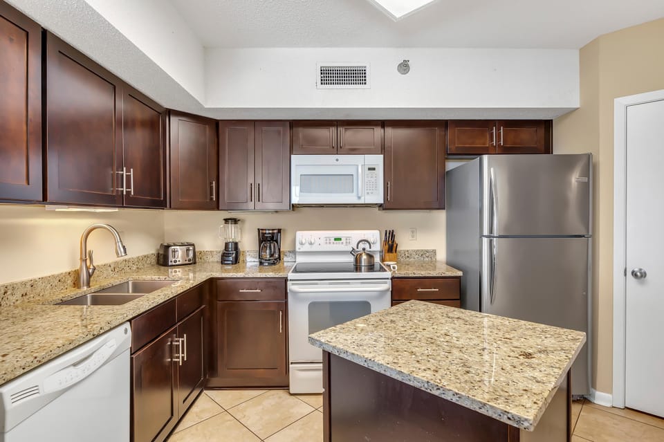 Condo, Multiple Beds (Bluewater 1101) | Private kitchen | Oven, toaster, paper towels