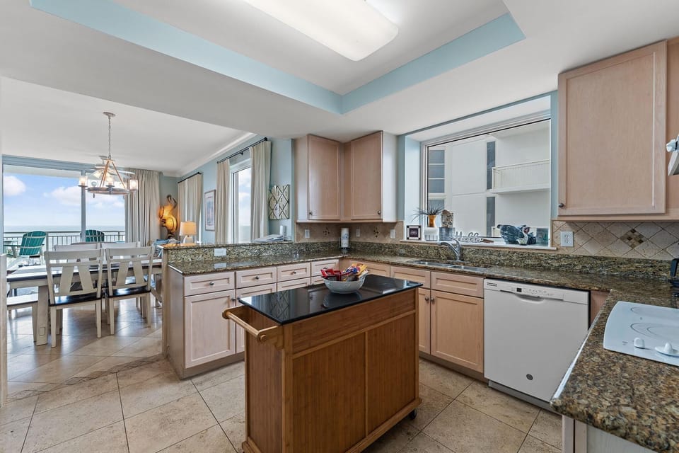 Condo, Multiple Beds (Indigo West 304) | Private kitchen | Oven, toaster, paper towels
