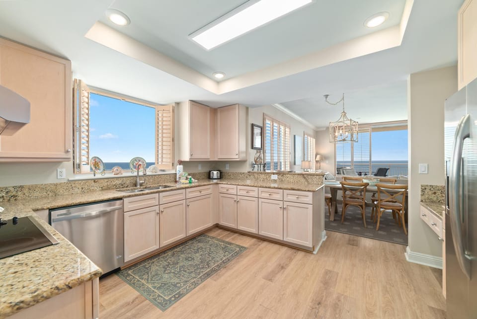 Condo, Multiple Beds (Indigo West 1601) | Private kitchen | Oven, toaster, paper towels