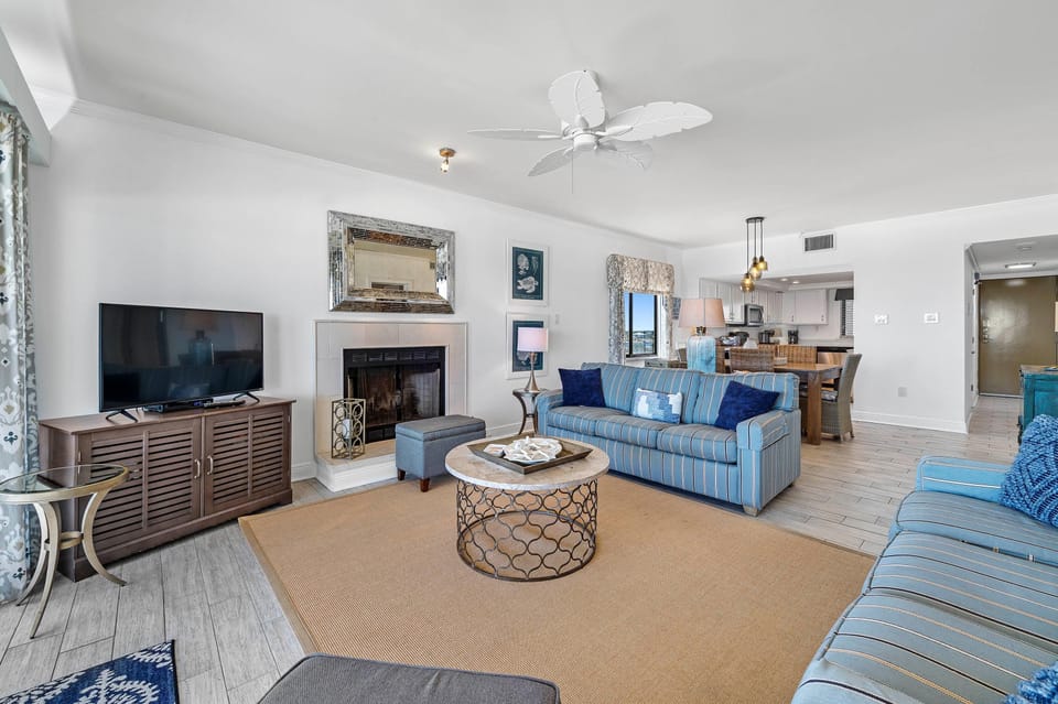 Condo, 1 King Bed with Sofa bed (Shipwatch A504) | Living area | TV
