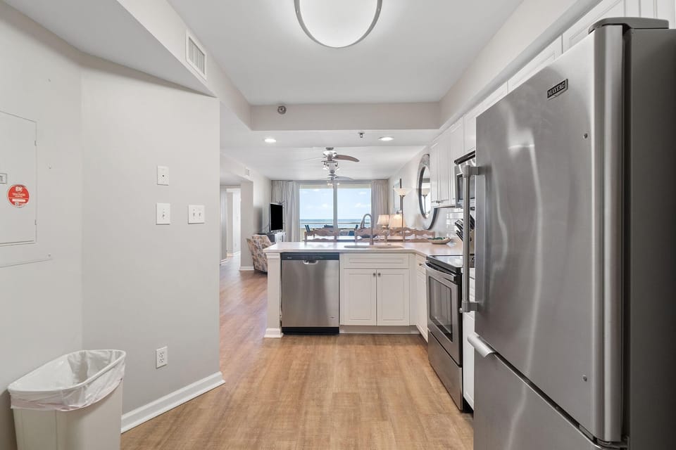 Condo, Multiple Beds (Perdido Sun 200) | Private kitchen | Oven, toaster, paper towels