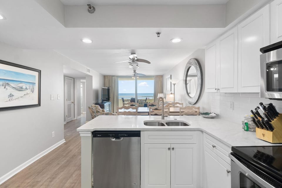Condo, Multiple Beds (Perdido Sun 200) | Private kitchen | Oven, toaster, paper towels