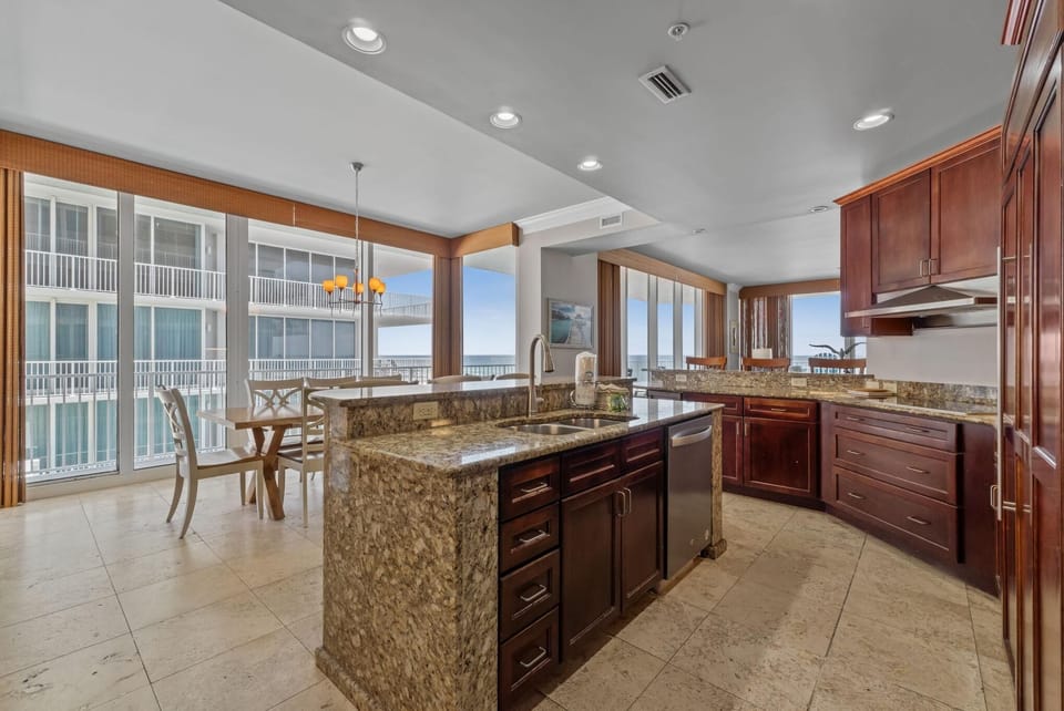 Condo, Multiple Beds (Mediterranean West 301) | Private kitchen | Oven, toaster, paper towels
