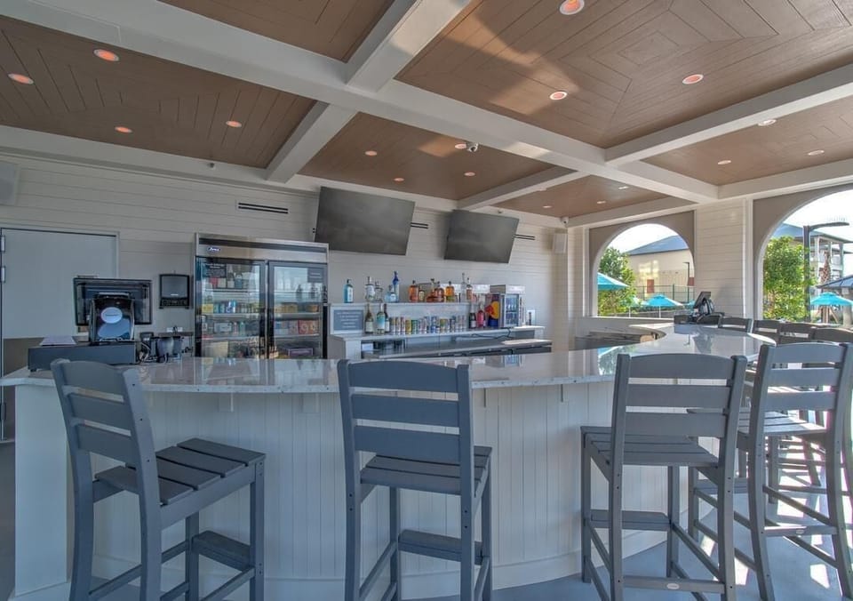 Condo, Multiple Beds (The Oasis at Orange Beach 2006 (Phoen) | Bar (on property)