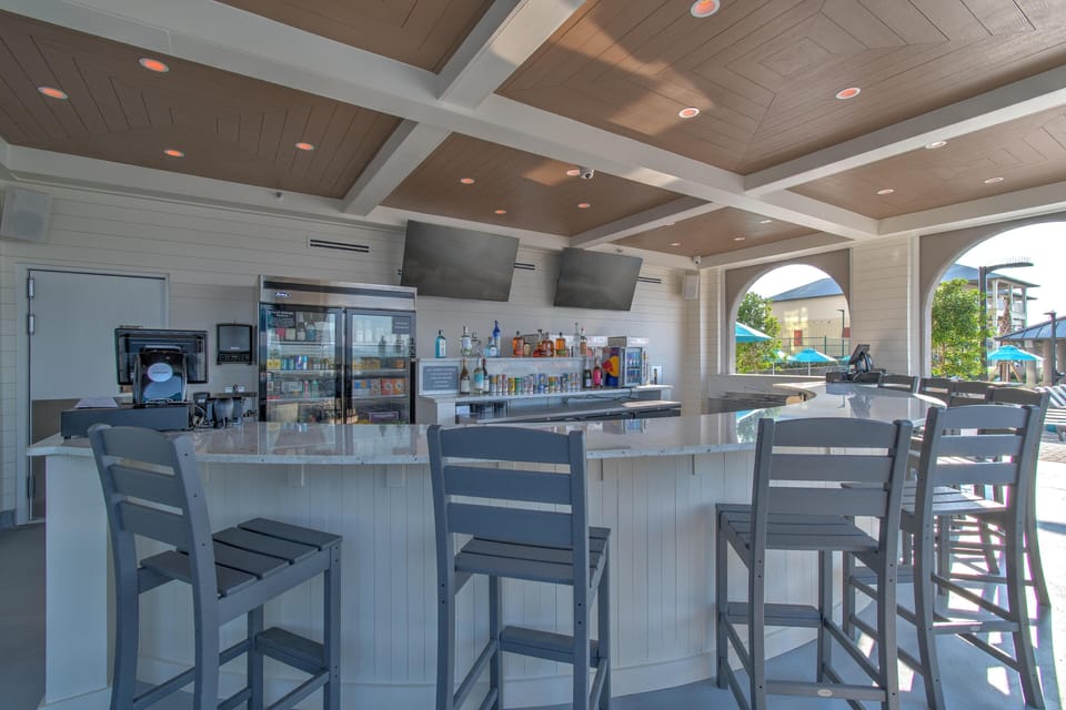 Condo, Multiple Beds (The Oasis at Orange Beach 2206 (Phoen) | Bar (on property)