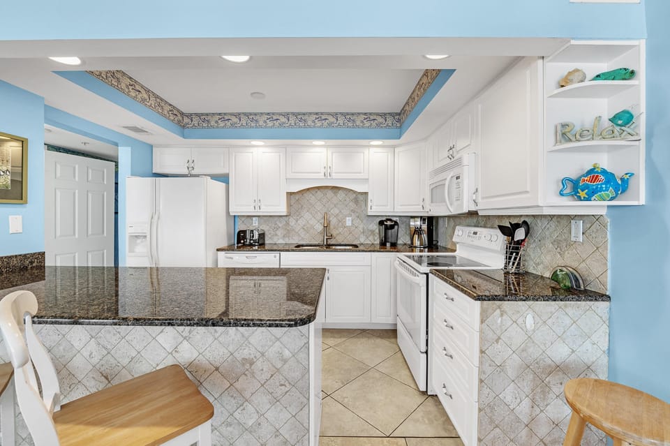 Condo, Multiple Beds (SeaSpray West 603- Gulf Front) | Private kitchen | Oven, toaster, paper towels