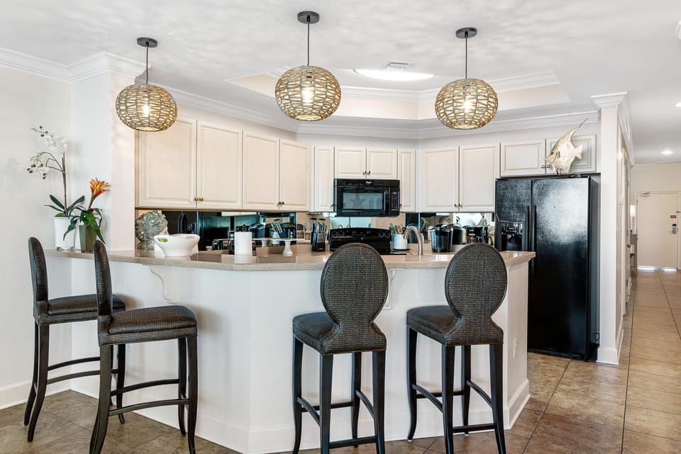 Condo, Multiple Beds (Phoenix West 2005) | Private kitchen | Oven, toaster, paper towels