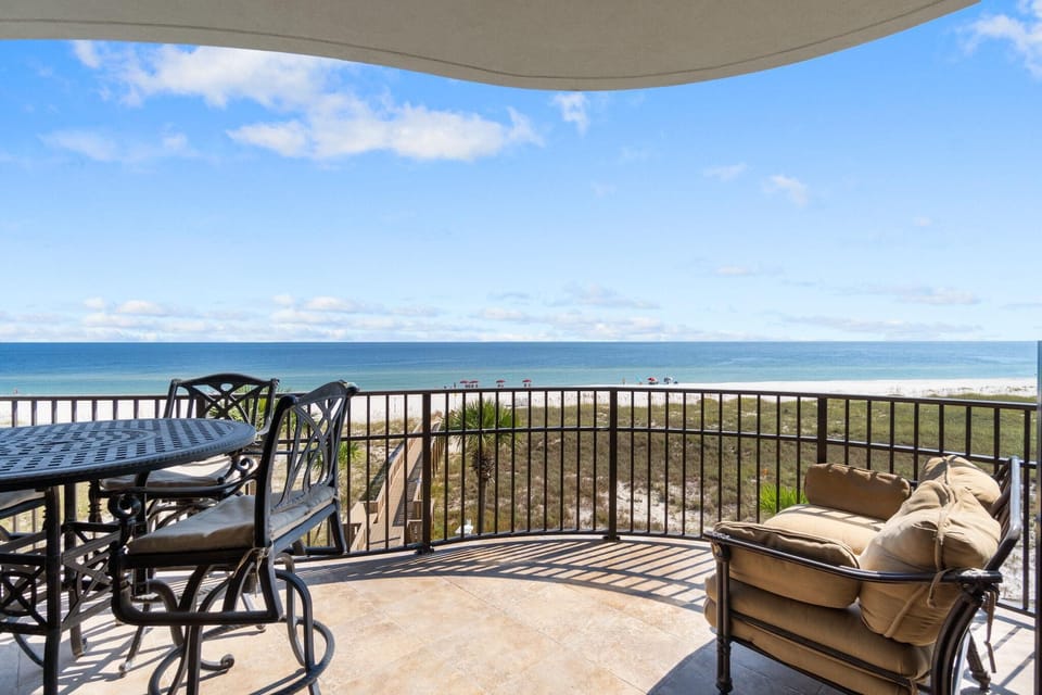 Condo, Multiple Beds (Capri 202 + FREE Seasonal Beach Servi) | Outdoor dining