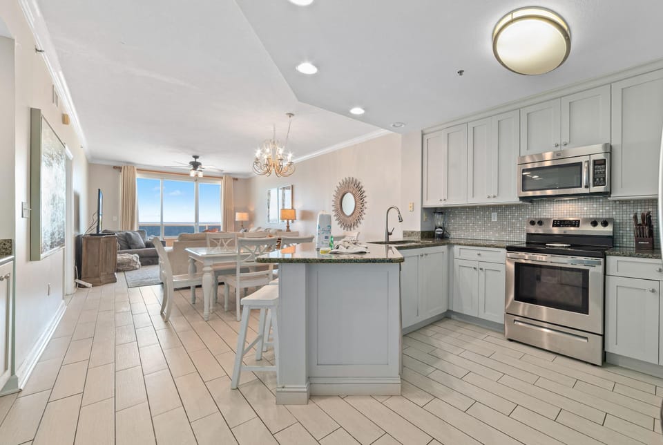 Condo, Multiple Beds (Enclave 604) | Private kitchen | Oven, toaster, paper towels