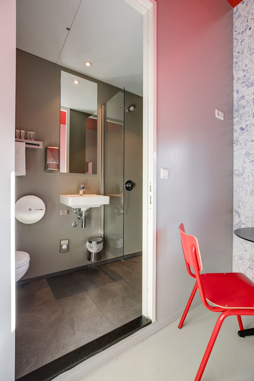 Standard Double Room, Private Bathroom | Bathroom | Shower, hair dryer, soap, shampoo