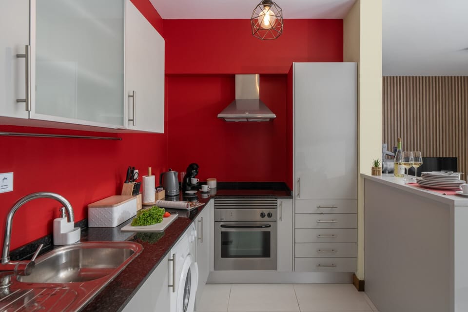 Basic Villa | Private kitchen | Fridge, microwave, oven, stovetop