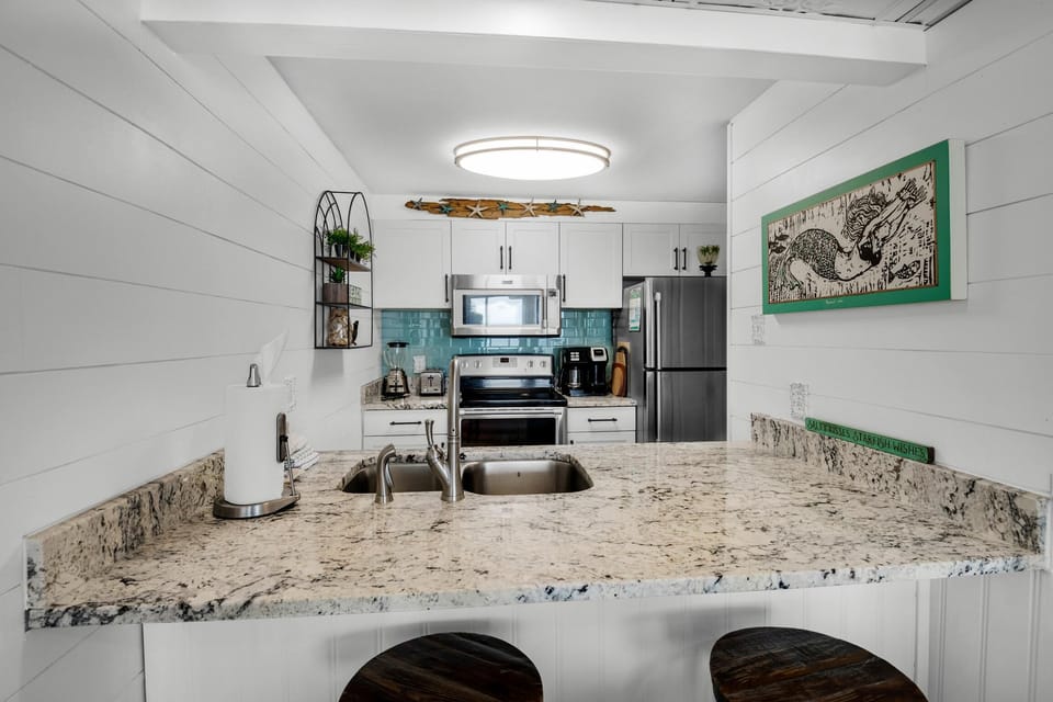 Condo, 1 King Bed with Sofa bed (Windward 403 at Edgewater) | Private kitchen | Oven, toaster