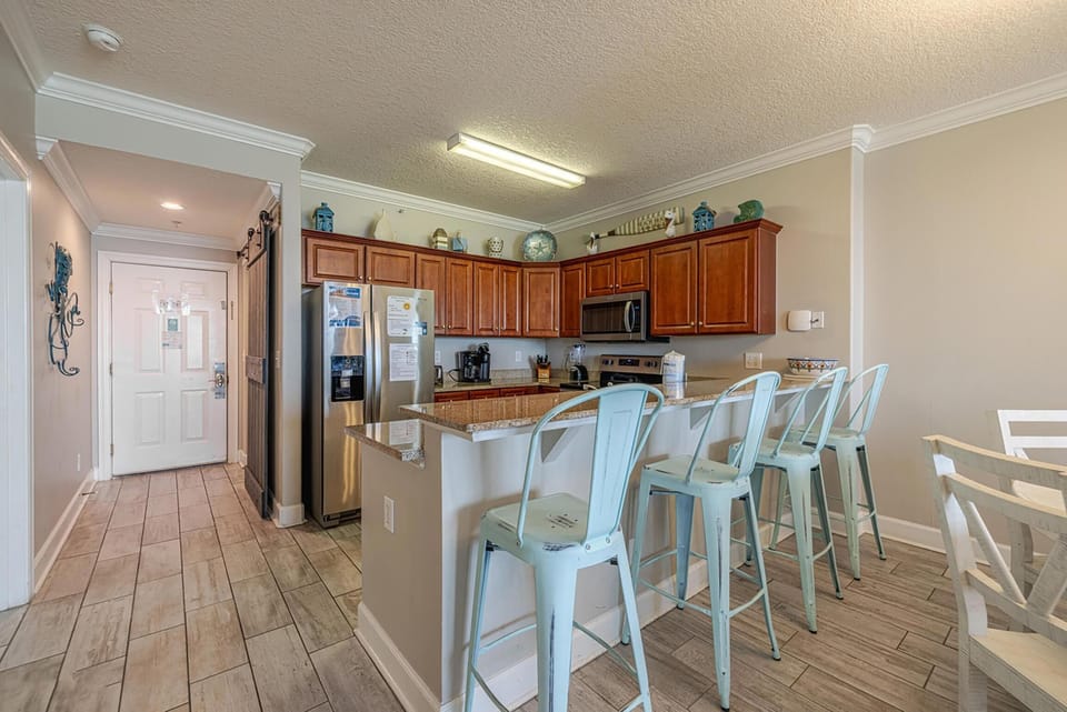 Condo, Multiple Beds (Ocean Villa 1102) | Private kitchen | Oven, toaster