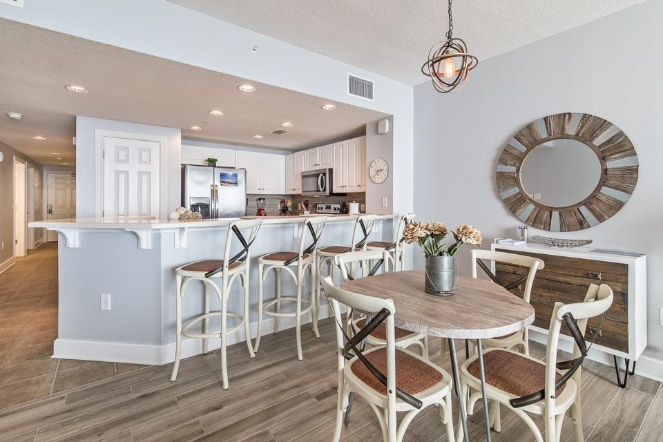 Condo, 1 King Bed with Sofa bed (Majestic Beach Towers 2-2003) | Dining