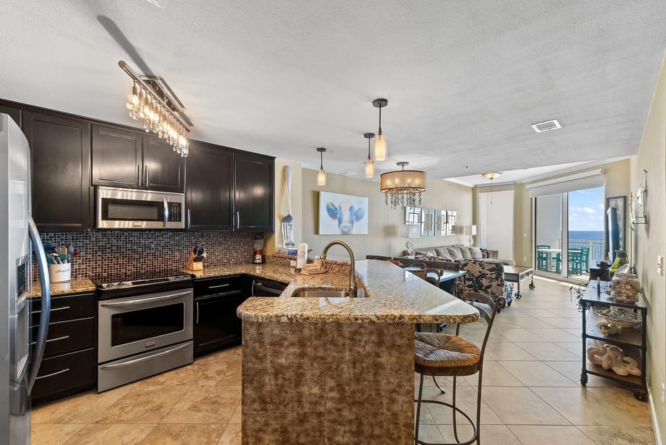 Condo, Multiple Beds (Palacio 1803) | Private kitchen | Oven, toaster, paper towels