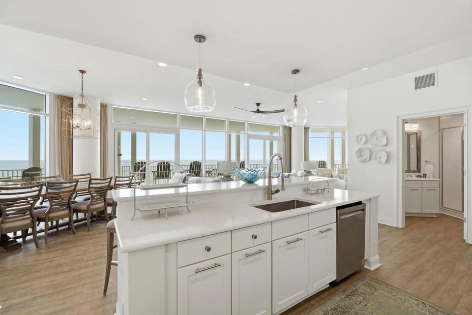 Condo, Multiple Beds (Vista Del Mar 305) | Private kitchen | Oven, toaster, paper towels
