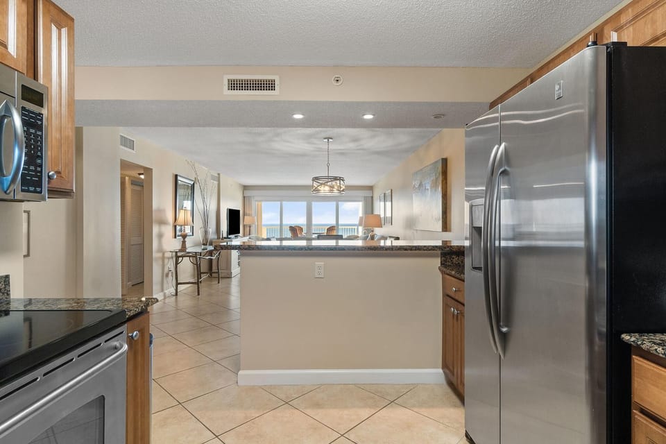 Condo, Multiple Beds (Sandy Key 825) | Private kitchen | Oven, toaster, paper towels