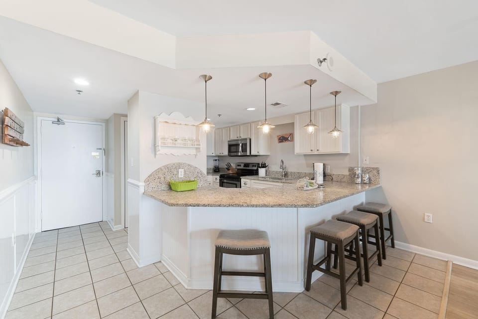 Condo, Multiple Beds (Summerchase 204) | Private kitchen | Oven, toaster, paper towels