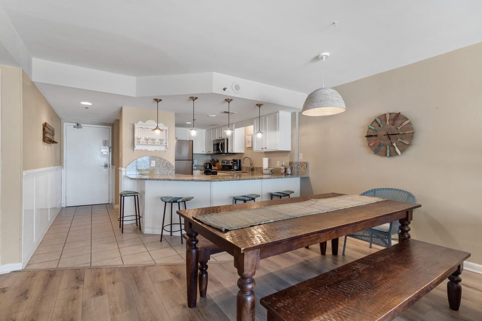 Condo, Multiple Beds (Summerchase 204) | Private kitchen | Oven, toaster, paper towels