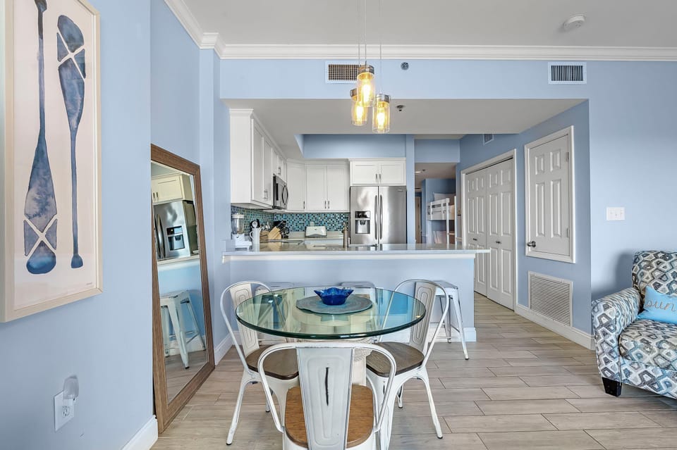 Condo, 1 King Bed with Sofa bed (Tidewater 706) | Dining