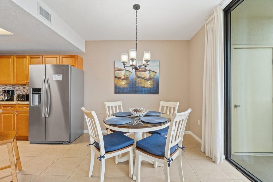 Condo, 1 King Bed with Sofa bed (Phoenix 8 305) | Dining