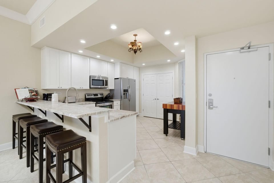 Condo, Multiple Beds (SeaSpray East 1023- Gulf Front) | Private kitchen | Oven, toaster, paper towels