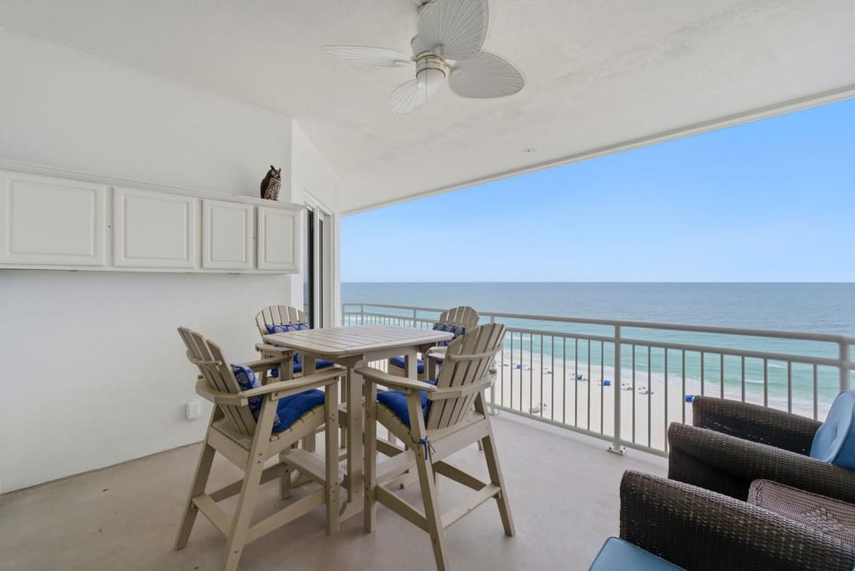 Condo, Multiple Beds (SeaSpray East 1023- Gulf Front) | Outdoor dining