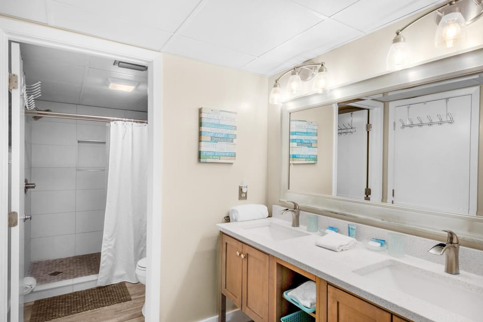 Edgewater Tower 2-611 Apartment in Panama City Beach