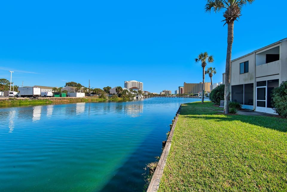 House, Multiple Beds (Shoreline Towers Townhouse 4-4) | Miscellaneous
