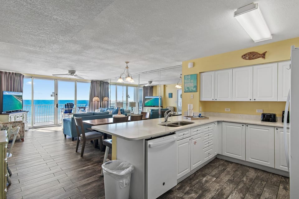 Condo, Multiple Beds (Island Princess 506) | Private kitchen | Oven, toaster