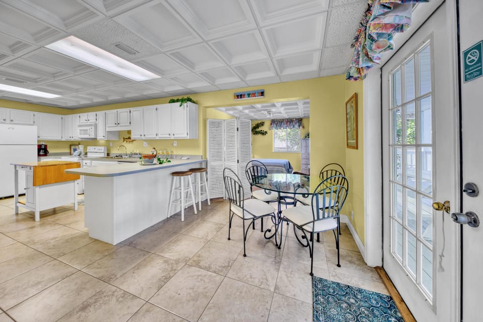 House, Multiple Beds (Destin-A-tion on the Water) | Dining