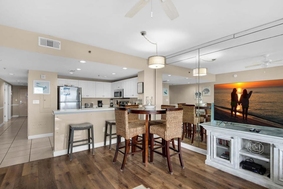 Condo, Multiple Beds (Sterling Shores 916) | Dining