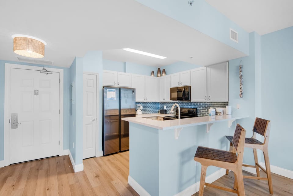 Condo, 1 King Bed with Sofa bed (Palms Resort #2811 Jr. 2BR) | Private kitchen | Oven, toaster