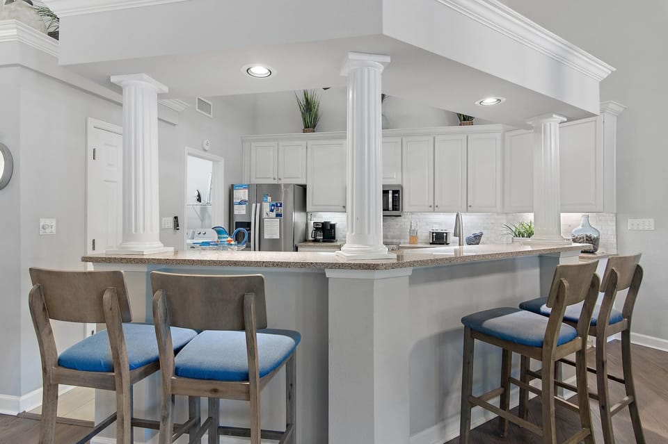 House, Multiple Beds (Thirsty Turtle) | Private kitchen | Oven, toaster