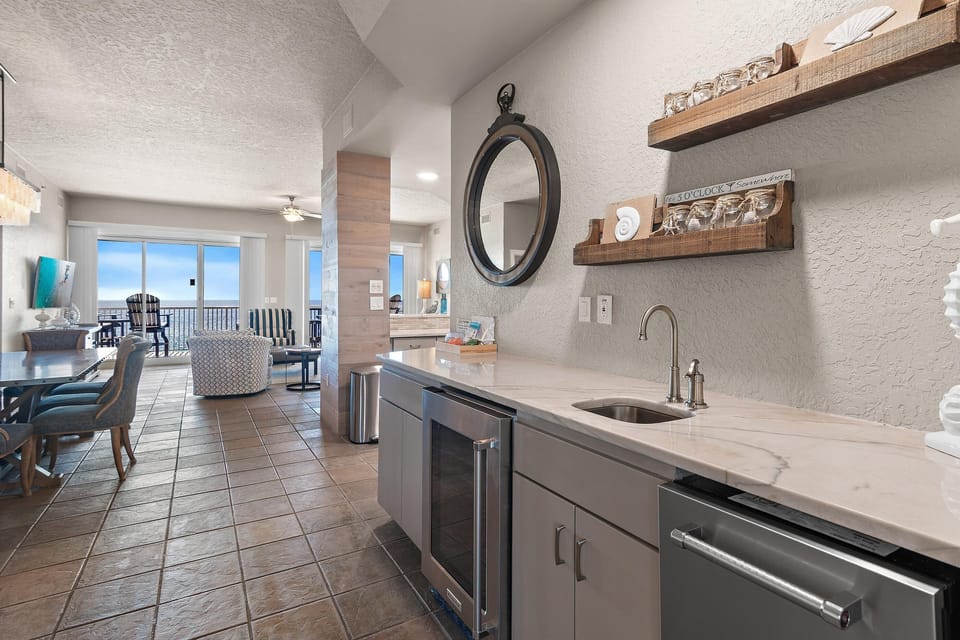 Condo, Multiple Beds (Empress 1101- Sea Forever) | Private kitchen | Oven, toaster
