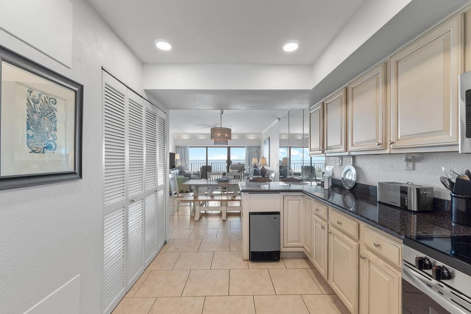 Condo, Multiple Beds (Shipwatch A302) | Private kitchen | Oven, toaster, paper towels