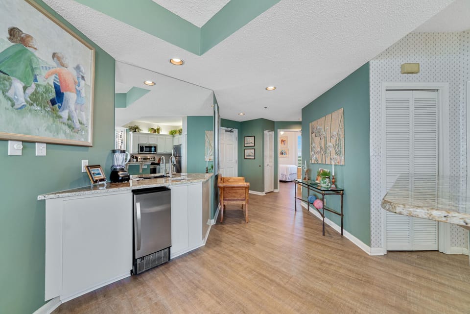 Condo, Multiple Beds (Seachase 901W) | Interior