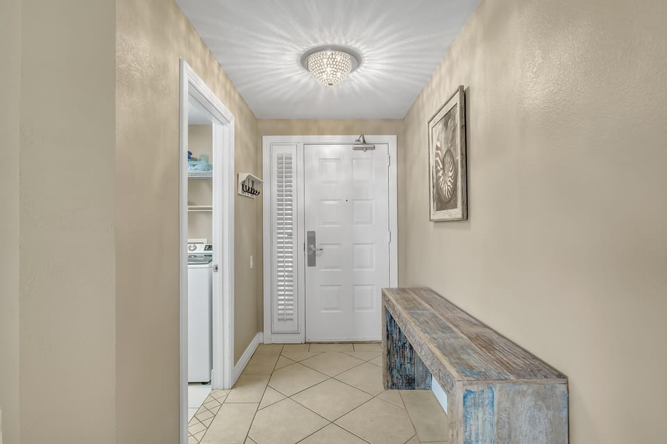 Condo, Multiple Beds (Beach Colony Tower 3A) | Interior