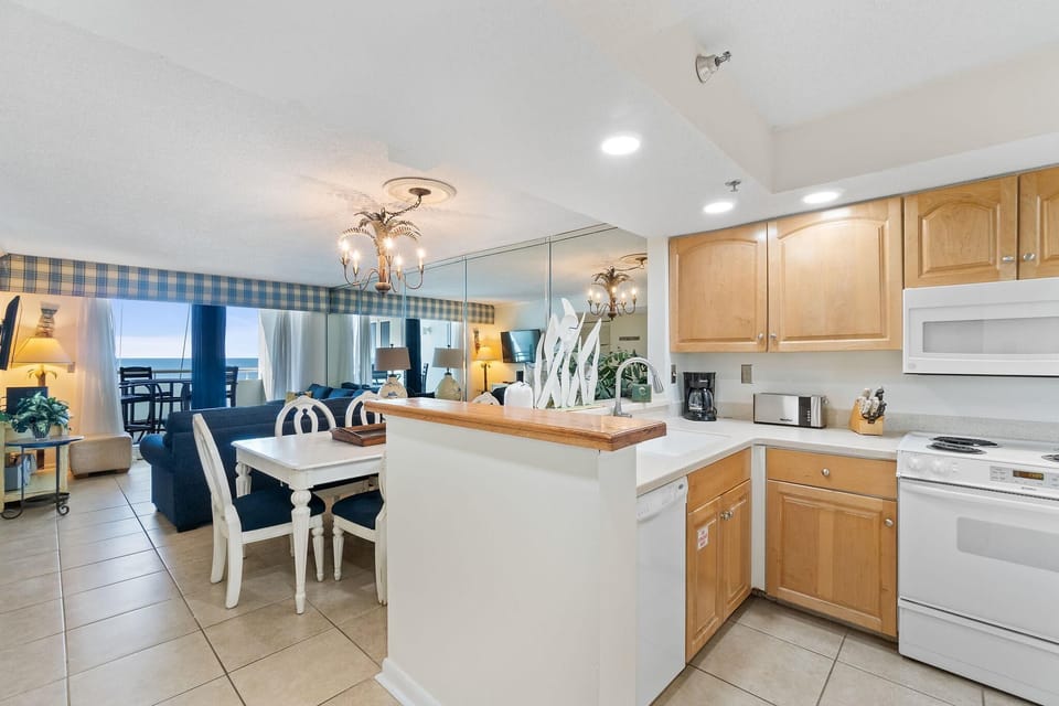 Condo, 1 King Bed with Sofa bed (Perdido Sun 408) | Private kitchen | Oven, toaster, paper towels