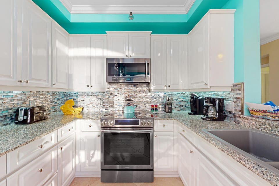 Condo, Multiple Beds (Beach Colony West 9D) | Private kitchen | Oven, toaster, paper towels