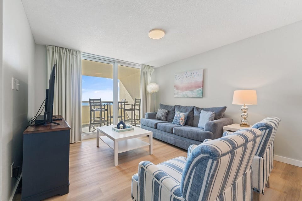 Condo, 1 King Bed with Sofa bed (Perdido Sun 400) | Living area | TV