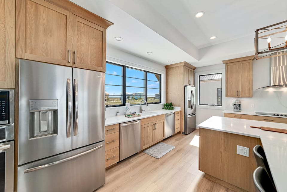 House, Multiple Beds (Keepin' It Reel) | Private kitchen | Oven, toaster, paper towels
