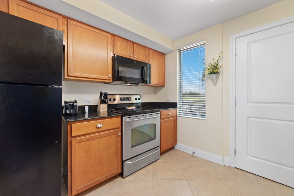 Condo, Multiple Beds (Perdido Towers East 106) | Private kitchen | Oven, toaster, paper towels