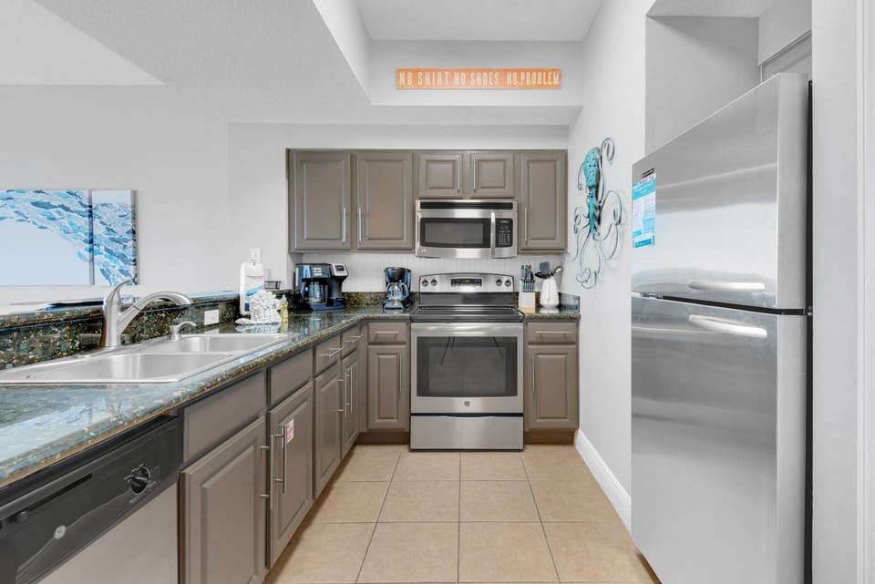 Condo, 1 Queen Bed with Sofa bed (Ariel Dunes I 1006) | Private kitchen | Oven, toaster