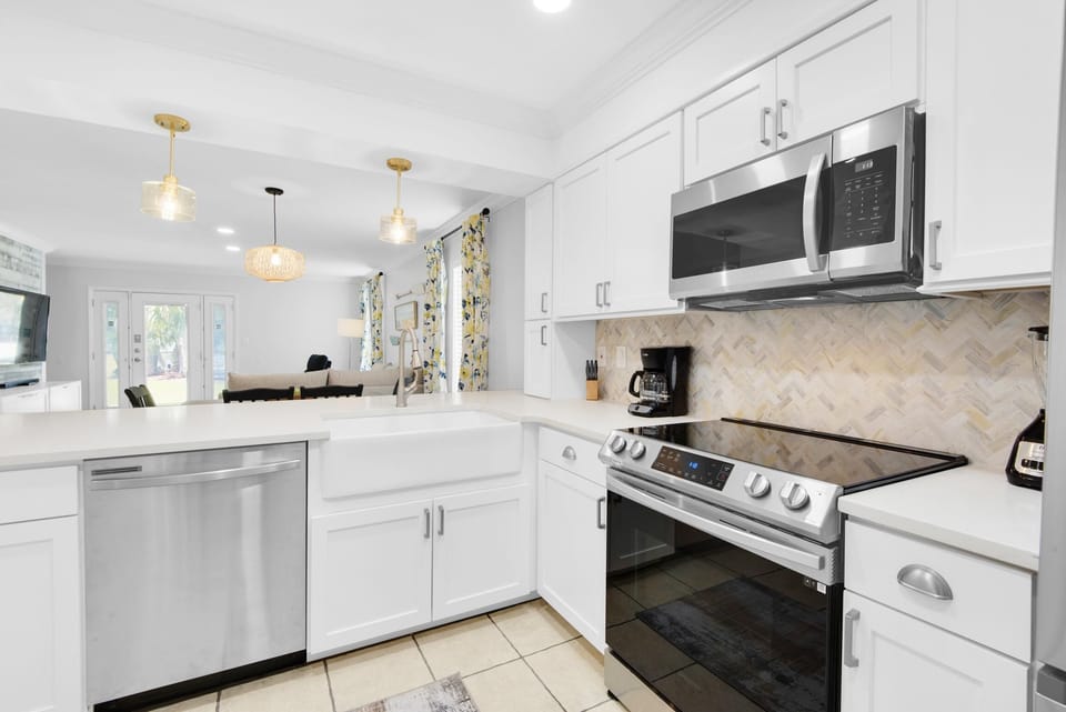 House, Multiple Beds (Summerhouse Townhomes #5) | Private kitchen | Oven, toaster