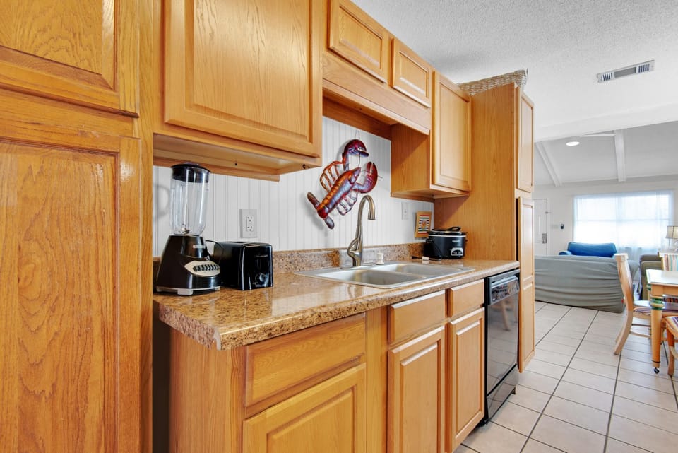 House, Multiple Beds (Gulf Crest #7) | Private kitchen | Oven, electric kettle, toaster