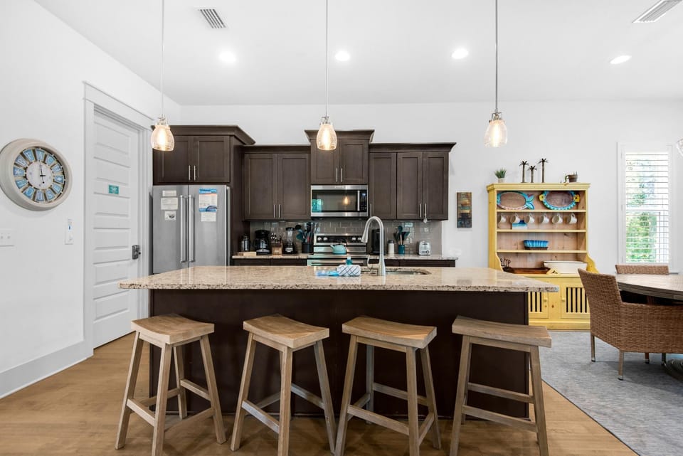 House, Multiple Beds (Aqua Vida) | Private kitchen | Oven, toaster