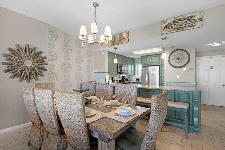Condo, Multiple Beds (Leeward Key 501) | Dining