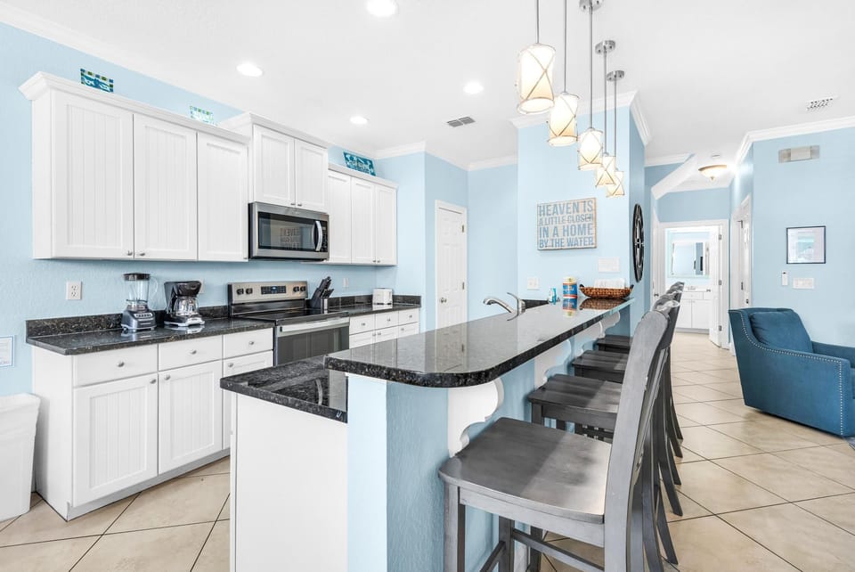House, Multiple Beds (Serenity) | Private kitchen | Oven, toaster