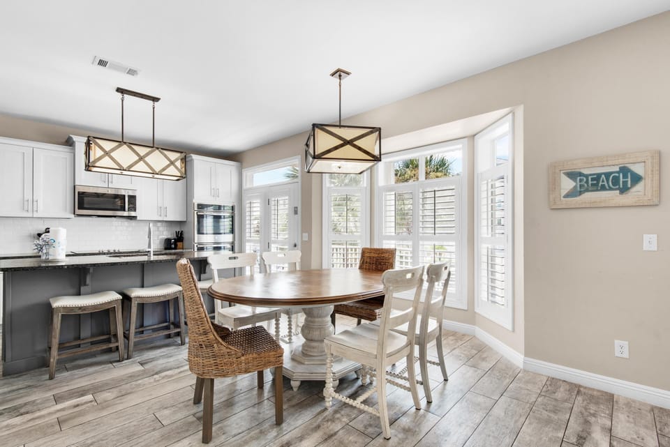 House, Multiple Beds (Ocean Breezes) | Dining
